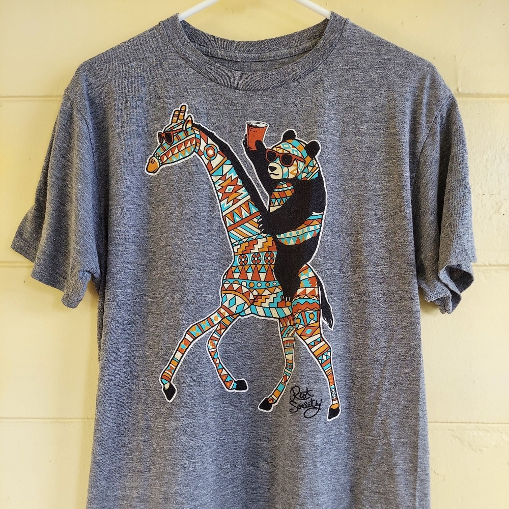Riot Society Men's Large Graphic Tee, Panda Riding Giraffe